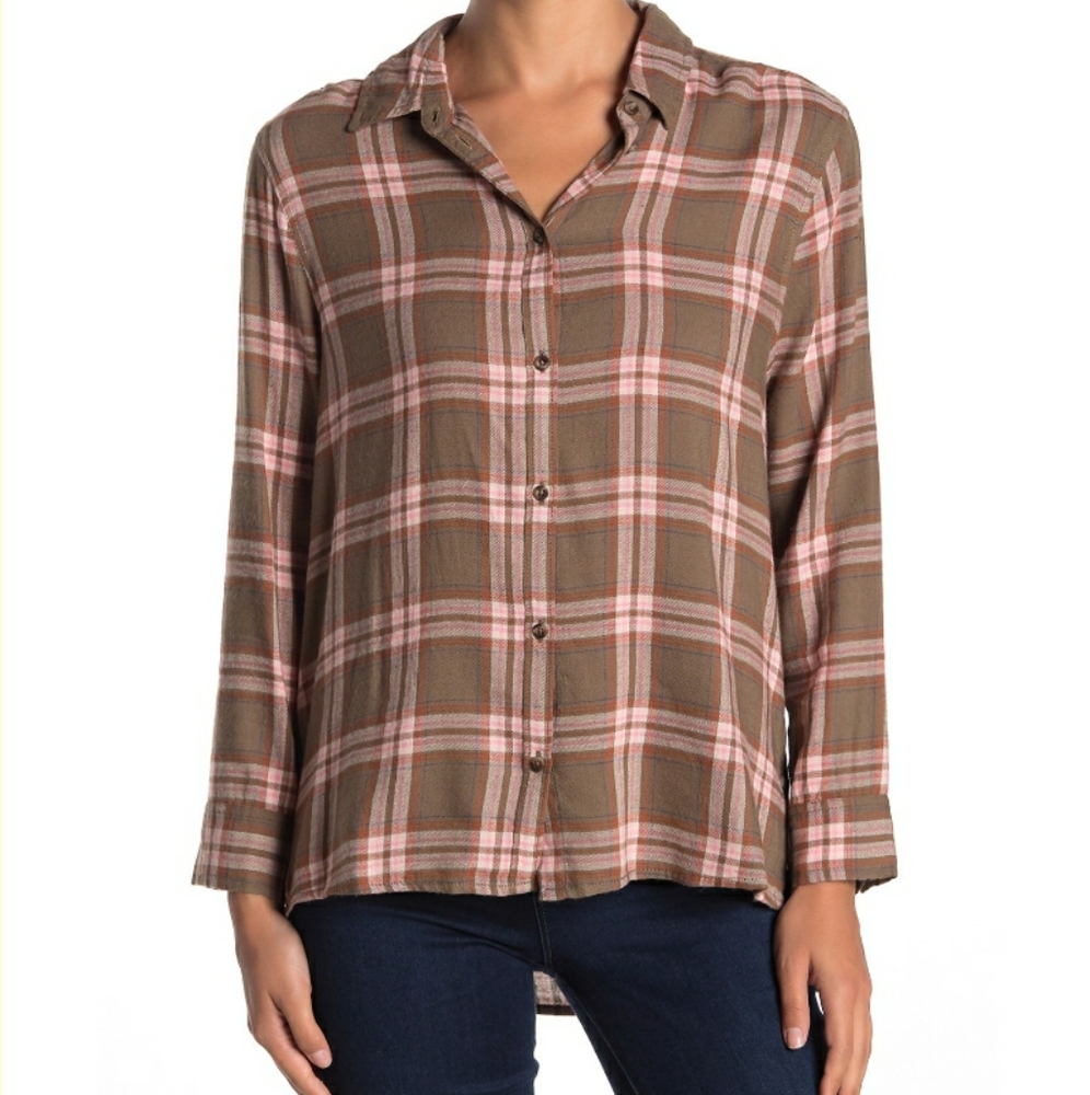 Susina Button Hem Plaid Long Sleeve Shirt
